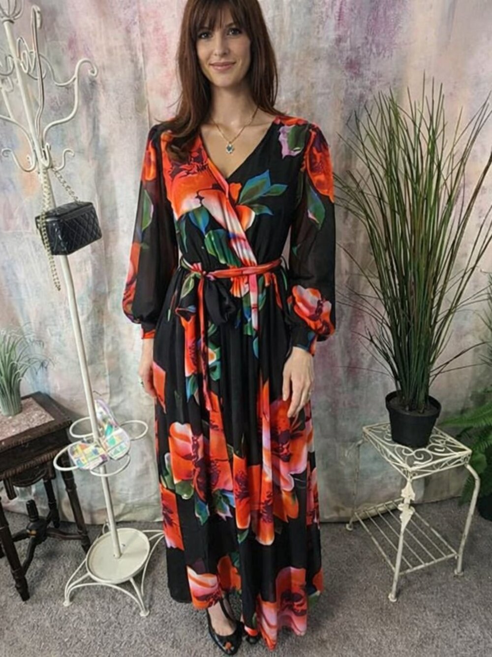 πPapaya Long Sleeves Vibrant Floral Pattern Chiffon Dress with Long Slit